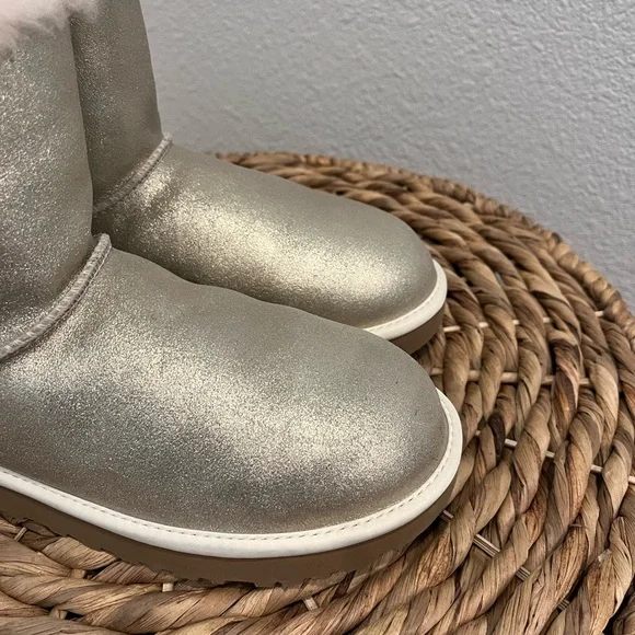 UGG Sparkly Gold Cream Mini Bailey Bow Boots Sherling - Picture 11 of 12
